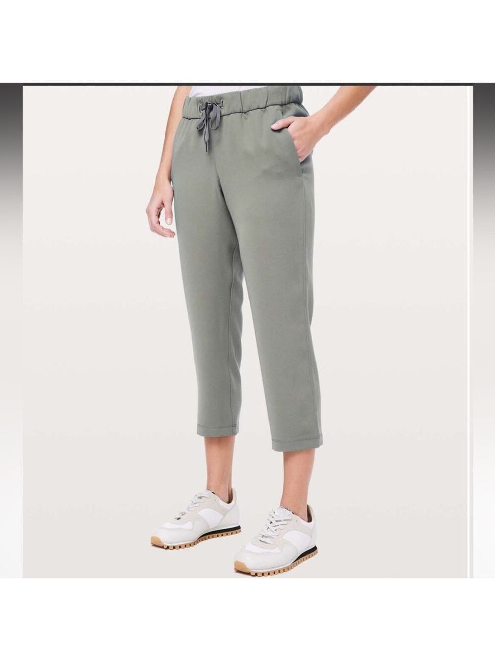 Lululemon On The Fly Crop Woven 23" Sz 4
